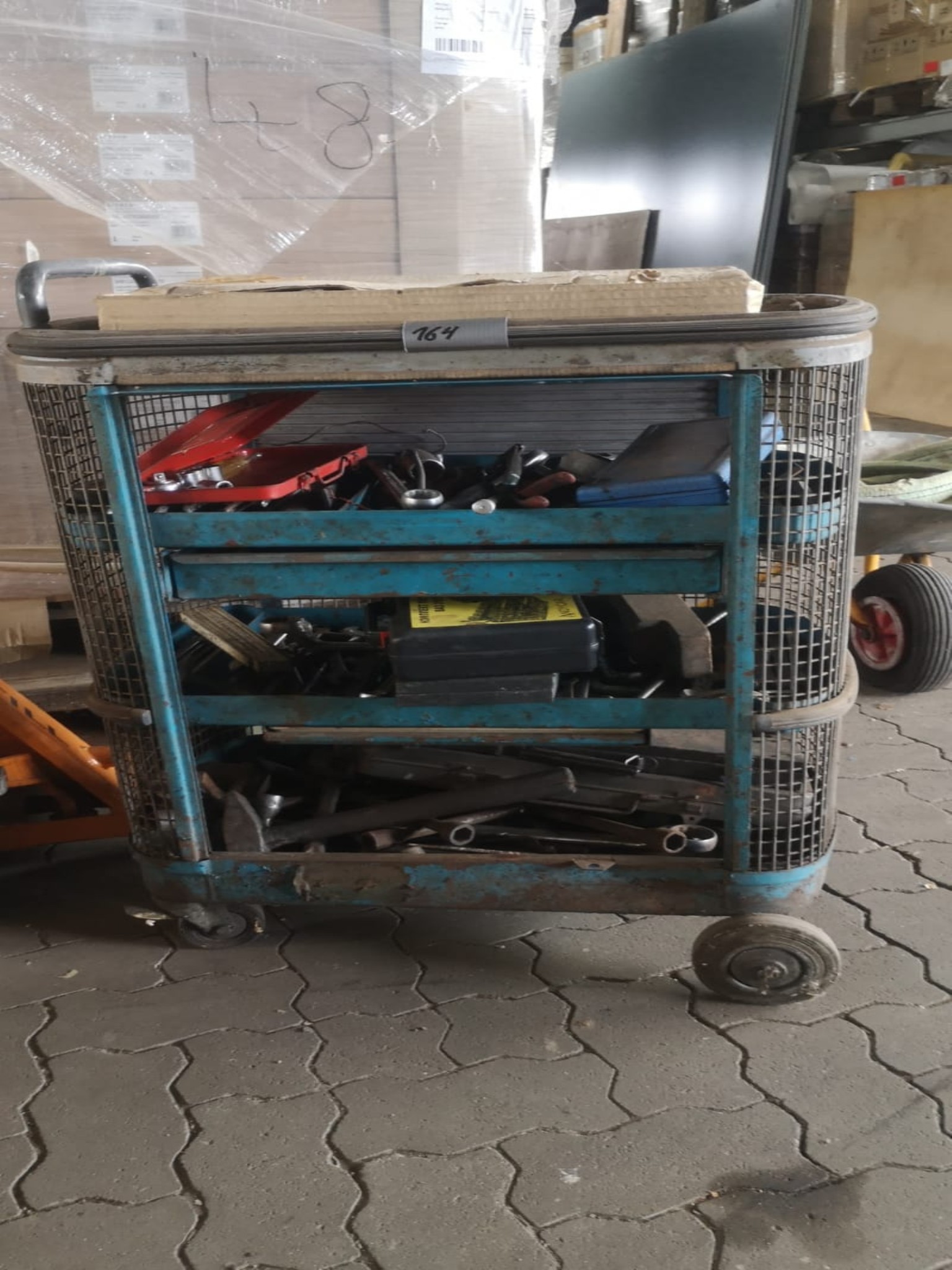 Werkstattwagen mit Inhalt (div. Werkzeuge)